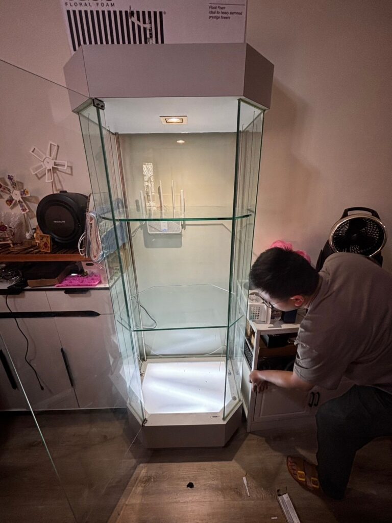 玻璃櫃燈光更換