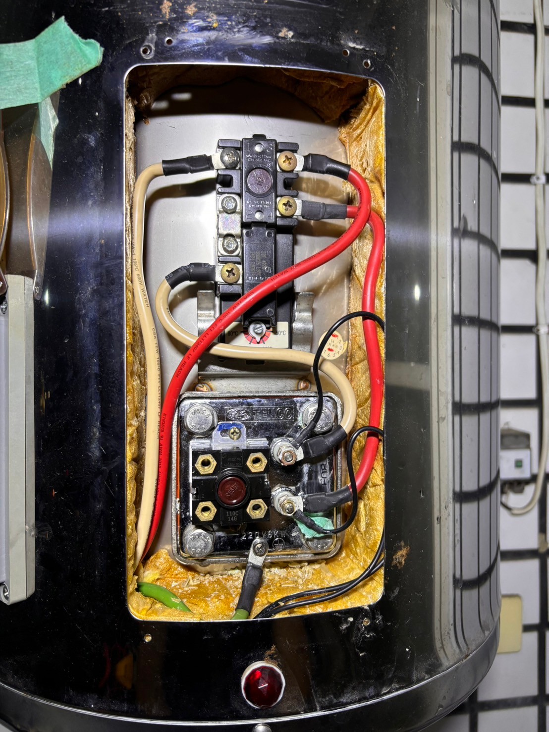 高雄儲熱式電熱水器清潔
